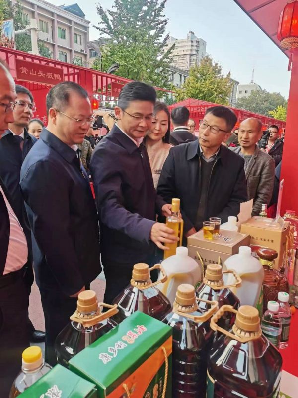 UG环球视讯,油茶种植出产加工销售,植物油种植出产加工销售